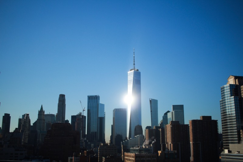 현 시대는 경제적 이익이 있어도 공정성이 결여된 무고한 경제 활동에는 대가가 따른다.