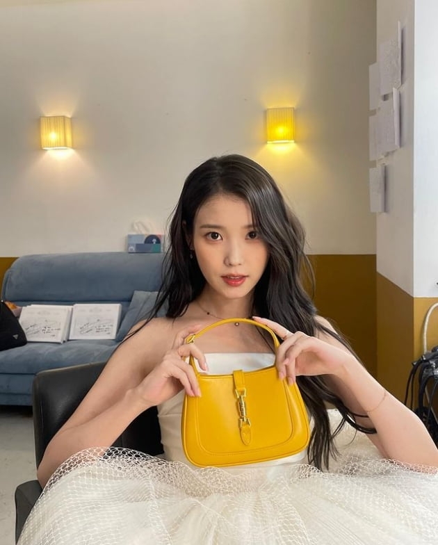 사진=아이유 공식 인스타그램