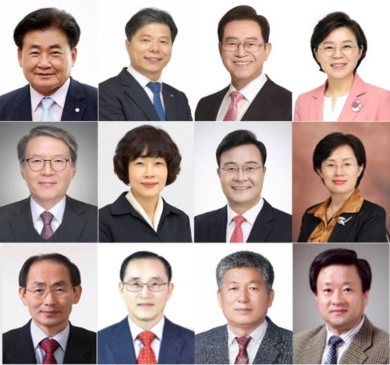 제8회 KOREA AWARDS수상자 △의정부문=소병훈・서영석・이종배・김정재 국회의원 △과학부문=박용운 동국대 교수 △보건부문=최연숙 국회의원 △지역발전부문=김성재 의왕시장 △참교육공헌부문=이양순 서울시 서부교육지원청 교육장 △사회공헌부문= 황희연 충북대학교 명예교수, 이창효 서울시 비상기획관실 안보정책자문위원장(전 수도군단장), 신의준 전남의회 농수산위원장 고광언 (사)제주중독예방교육원장 (사진=KOREA AWARDS 조직위원회)