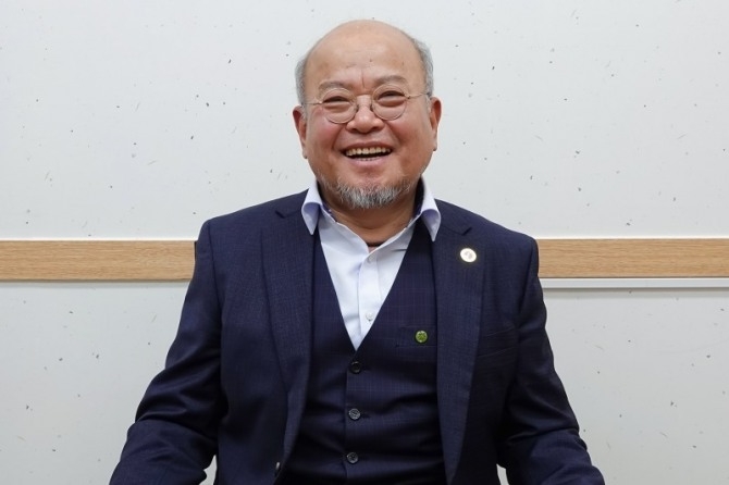 김홍 한국중고배구연맹 회장.