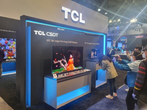 TCL이 'CES 2023'에서 선보인 65형 잉크젯 프린팅 OLED TV/연합뉴스