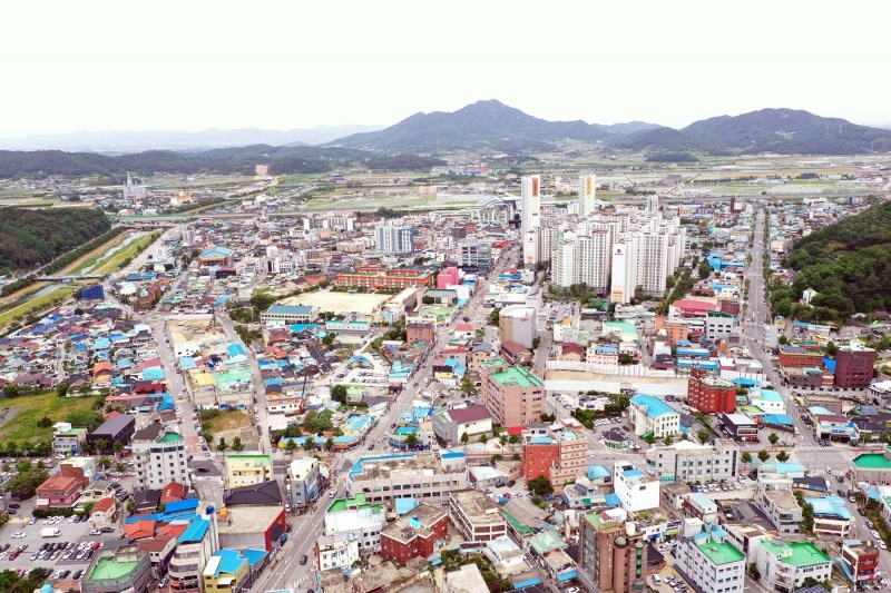 정읍시가 골목 상권 회복과 소상공인의 경쟁력 확보 등을 위해 도입한 정읍사랑 상품권을 올해 600억원 규모로 발행한다 (사진제공 = 정읍시)