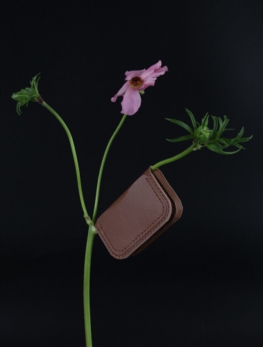 친환경 소재로 동물 학살과 환경 오염 해결하는 비건 가죽 브랜드 ‘HUS;’ 런칭