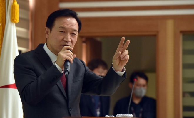 임태희 경기도교육감이 27일 한국형 제시카법을 추진하겠다고 밝히고 있다. (사진=경기도교육청)