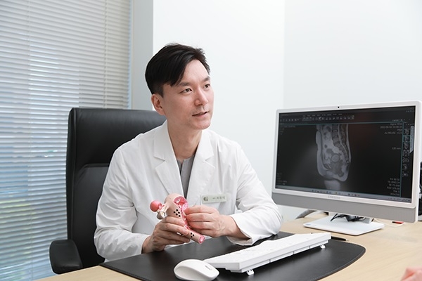 자연임신 방해하는 난소낭종 증상과 치료방법은?