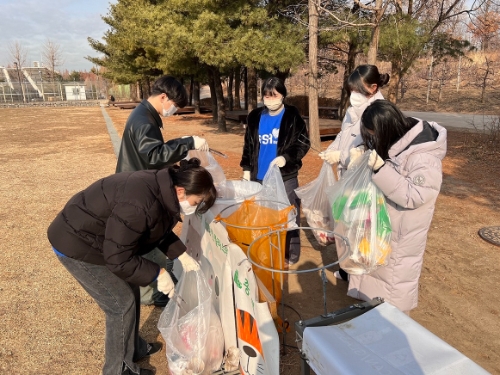 해바라기 봉사단 서울숲 환경 정화 활동 이미지