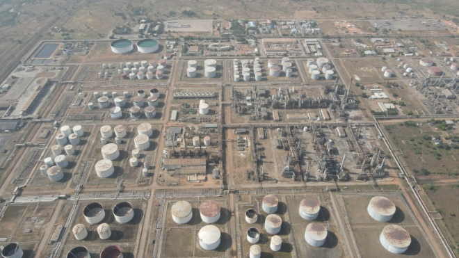 대우건설은 지난 2일 나이지리아국영석유공사(NNPC)의 자회사인 카두나정유화학(KRPC)이 발주한 ‘카두나 정유시설 긴급 보수 공사’를 수주하고 계약을 체결했다고 3일 밝혔다. 사진은 나이지리아 카두나 정유시설 현재 전경. (사진 = 대우건설 제공)
