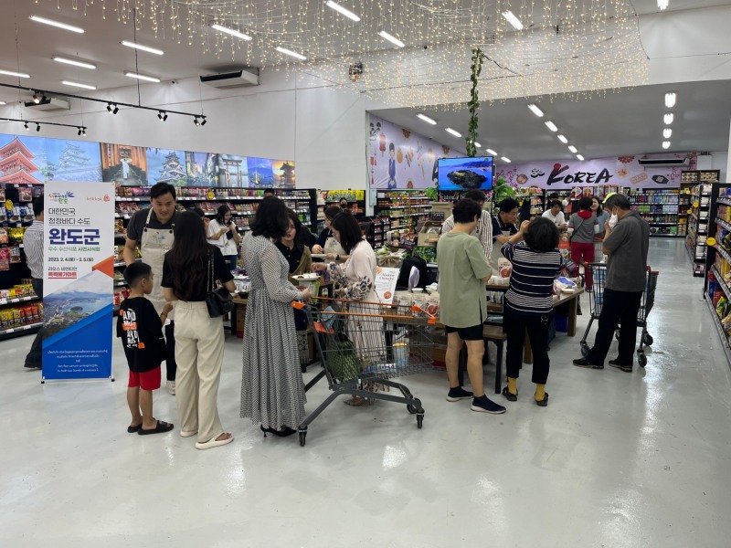 라오스 비엔티안에서 수산물 판촉전 (사진제공 = 완도군)