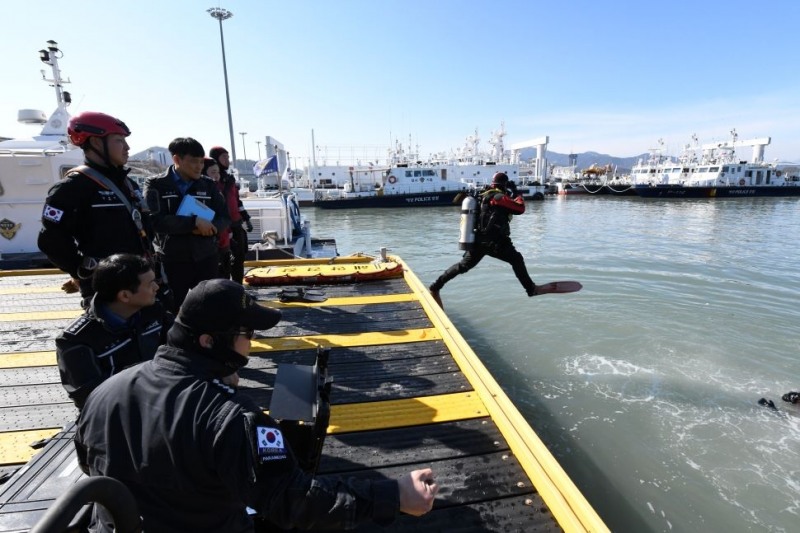 해경구조대 현장 훈련 (사진제공 = 완도해양경찰)