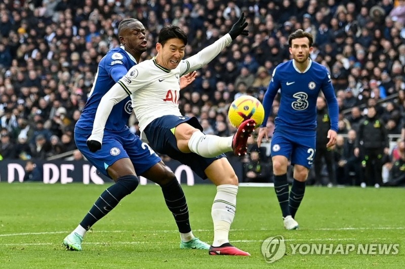 '교체투입' 손흥민, 명품 코너킥으로 케인 골 발판...토트넘, 첼시에 2-0 완승