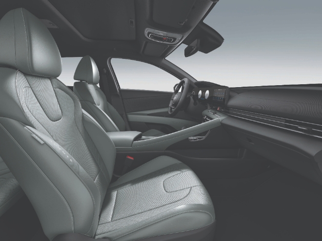 현대자동차는 지난 27일 ‘더 뉴 아반떼’의 디자인을 최초로 공개했다. 사진은 ‘더 뉴 아반떼’의 모습. (사진 = 현대자동차 제공)