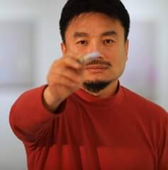 금보성 작가, ‘한국 미술의 독립’을 위해 스기나무 캔버스 사용 지양해야