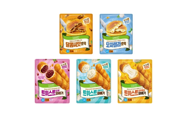 대표 K-간식을 트렌디하게 재해석한 풀무원 냉동 스낵류 신제품 5종(윗줄부터 ‘쫄깃바삭 호떡’ 2종 ‘트위스트꽈배기’ 3종) / 제공:풀무원