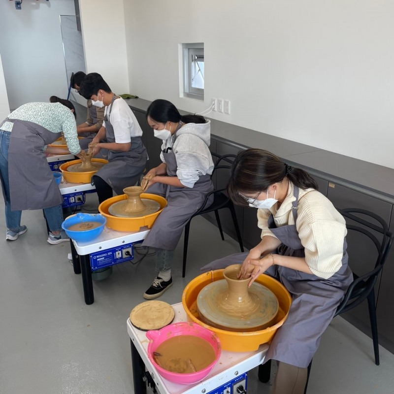 도자기 교실 (사진제공 = 완도군)