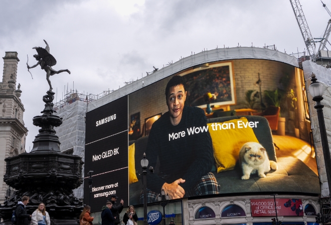삼성전자는 2023년형 Neo QLED 8K 등 신제품의 전세계 출시를 앞두고 지난 2일(현지시간) 영국 런던 피카딜리 광장에 대형 옥외광고를 공개했다고 6일 밝혔다. (사진 = 삼성전자 제공)