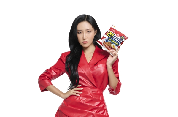 오뚜기 진비빔면 새 모델 화사 / 제공:오뚜기