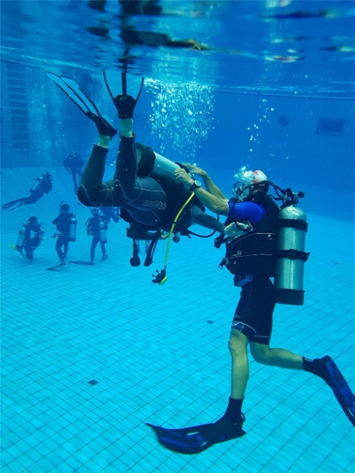 스킨스쿠버 강습 (사진제공 = 완도군)