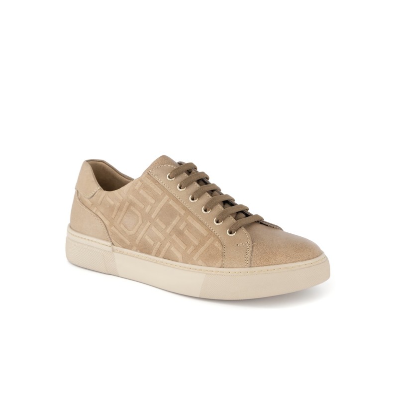 소다 슈즈, 화이트데이 선물에 어울리는 남녀 스니커즈 선보여