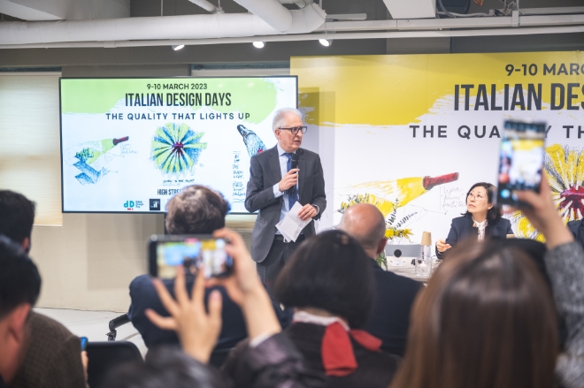 환영사중인 페데리코 파일라 주한 이탈리아 대사