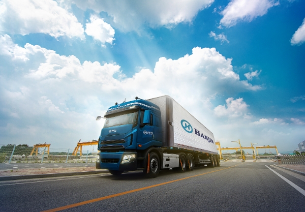 ㈜한진, 유해화학물질운반업 인⋅면허 자격 추가 취득...석유화학분야 물류시장 공략