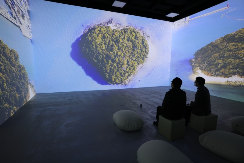 해양문화치유센터 시청각동의 미디어 아트 (사진제공 = 완도군)