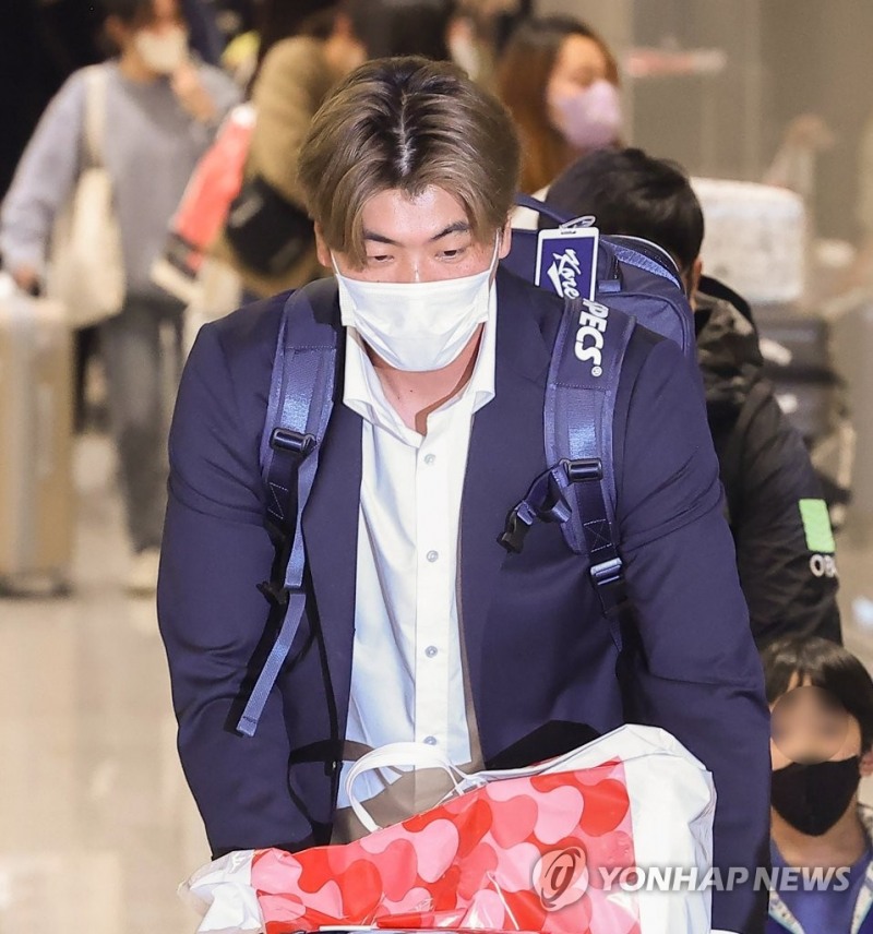 김광현, '태극마크 반납' ...."16년동안의 국가대표는 자부심이었다"