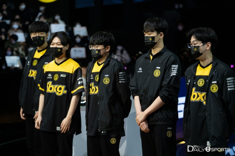 리브 샌드박스, 29분 만에 1세트 선취
