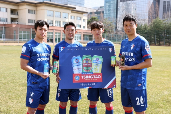부주장 고승범, 주장 이기제, 새로 합류한 김보경, 올해 플레잉 코치로 활동하는 수원삼성의 ‘살아있는 전설’ 염기훈 코치의 모습(왼쪽부터)