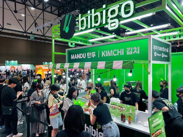 3월 18일부터 이틀간 태국 방콕에서 열린 '케이콘 2023 태국'에서 CJ제일제당이 준비한 비비고 부스를 방문한 한류팬들