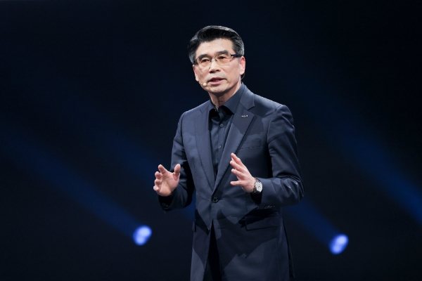 ‘기아 EV 데이(KIA EV Day)’에서 발표하고 있는 송호성 기아 사장. / 사진제공:기아