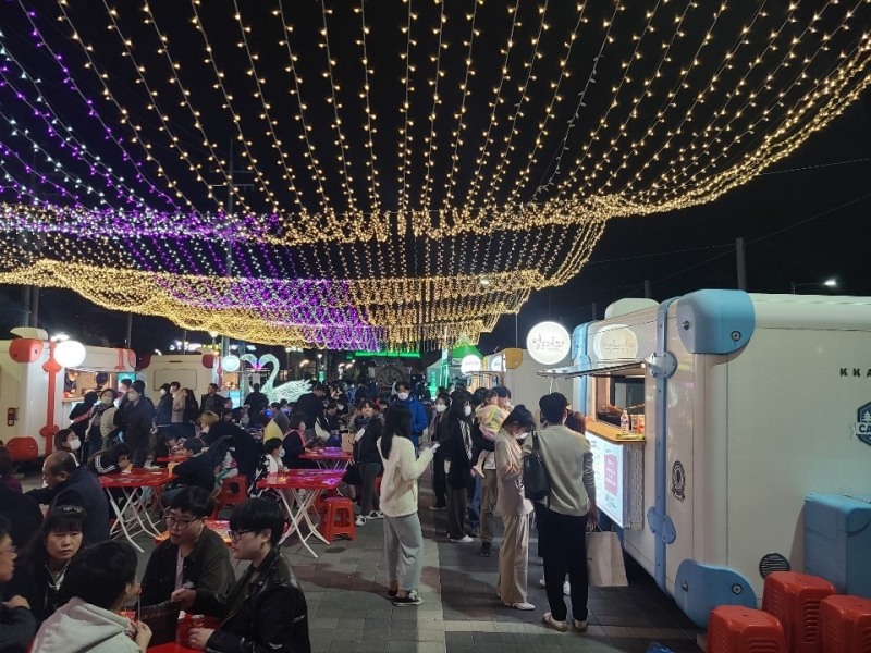 푸드존 본격 운영 (사진제공 = 군산시)