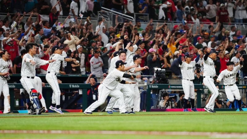 사진: 제5회 WBC 우승 확정 후 환호하는 일본 선수들, 출처: MLB