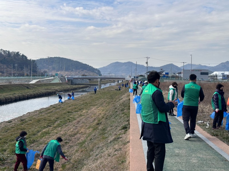 군민이 중심되는 생활환경 가꾸기 (사진제공 = 진도군)