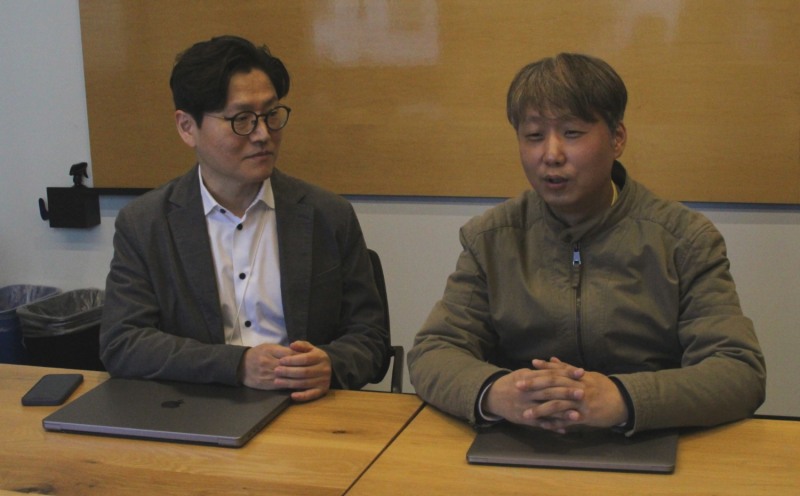 왼쪽부터 유니티 코리아 김범주 본부장, 온마인드 김형일 대표.