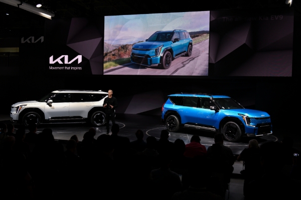 기아는 5일(현지시각) 미국 뉴욕 제이콥 재비츠 컨벤션 센터(Jacob Javits Convention Center)에서 열린 〈2023 뉴욕 오토쇼(2023 New York International Auto Show)〉에서 ‘The Kia EV9(더 기아 이 브이 나인, 이하 EV9)’을 북미 최초로 선보였다.