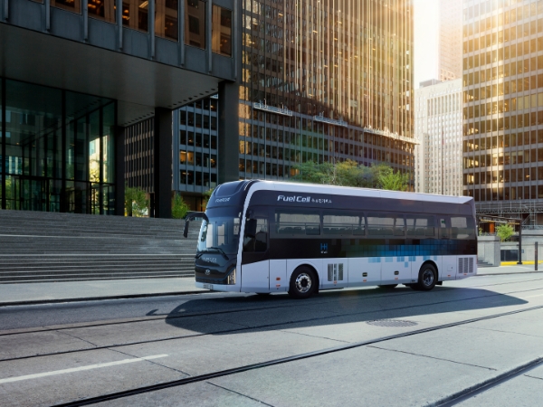 현대자동차, ‘유니버스 수소전기버스’ 출시현대차는 승객 수송 부문의 지속 가능한 미래를 이끌어 갈 ‘유니버스 수소전기버스’를 출시했다고 6일(목) 밝혔다. / 제공:현대자동차