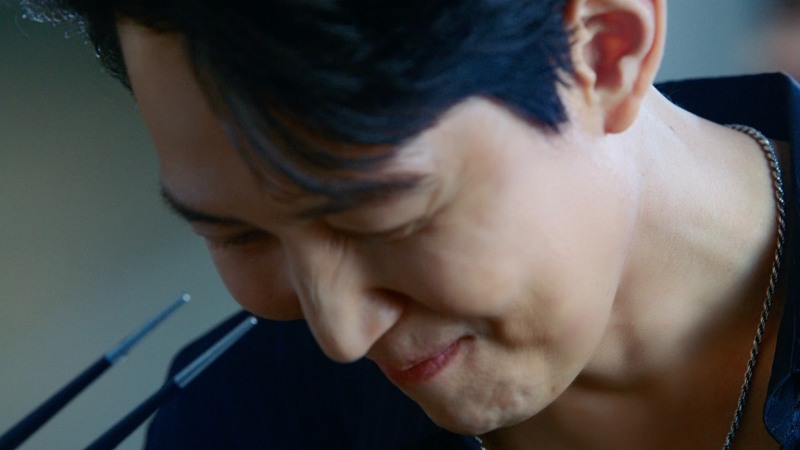 하림 3년차 모델 배우 이정재, '더미식 비빔면' CF서 면 먹방