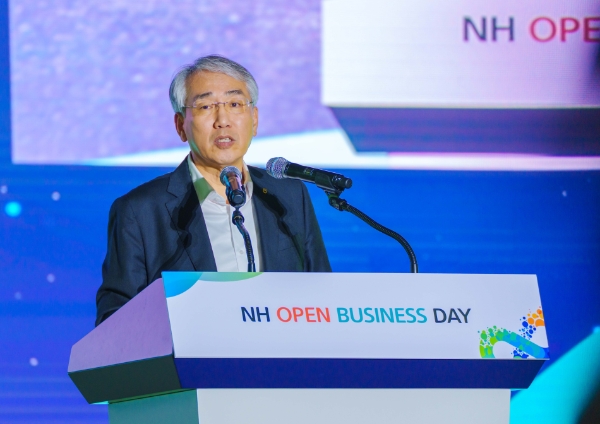 NH농협금융지주는 11일, 서울 중구 본사에서 NH오픈비즈니스데이행사를 개최했다. 이석준 농협금융지주 회장이 개회사를 하고 있다. / 제공:NH농협금융
