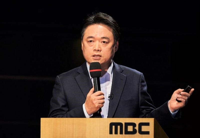 '블랙리스트 의혹' 최승호 전 MBC사장 불구속 기소