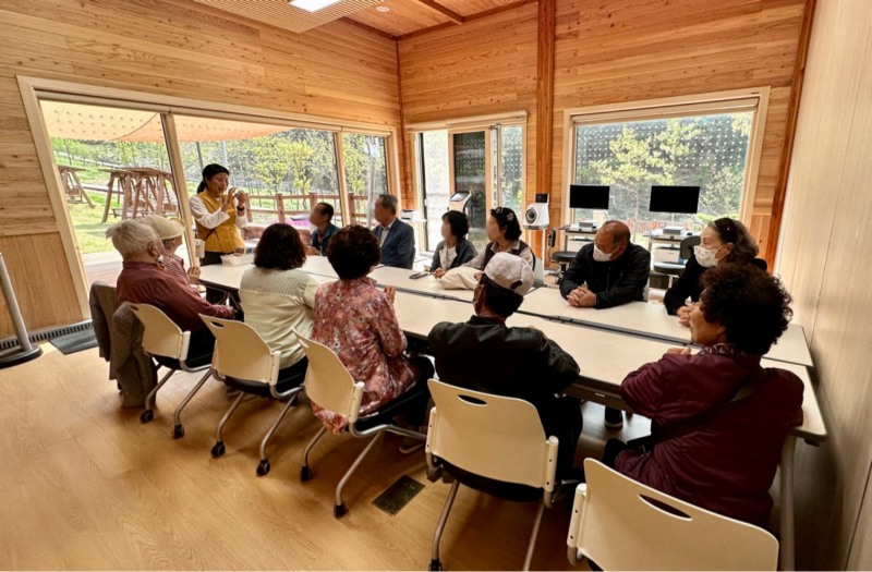 치매안심센터 치매 가족 힐링 프로그램 (사진제공 = 무안군)