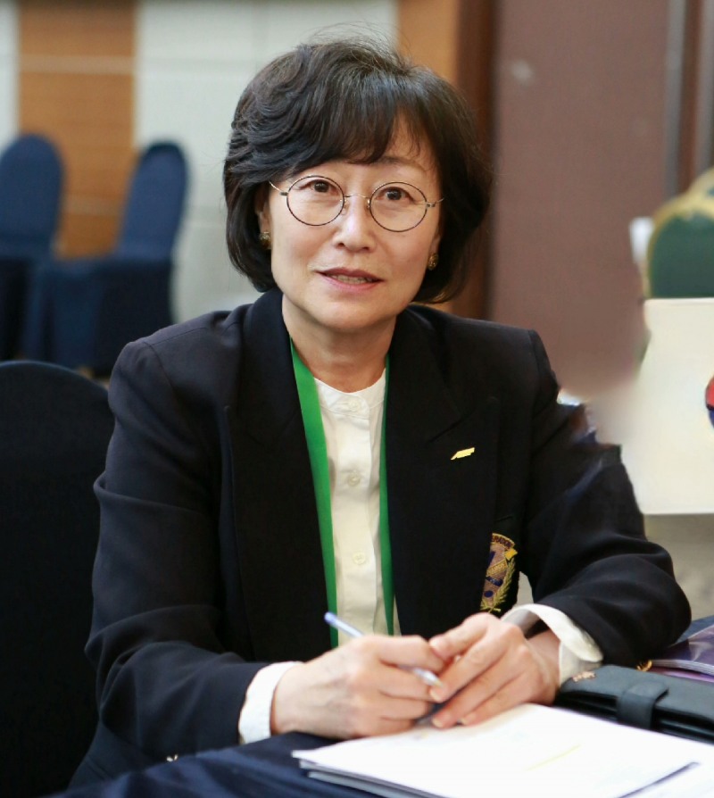 공로상을 수상하는 신정희 대한하키협회 부회장