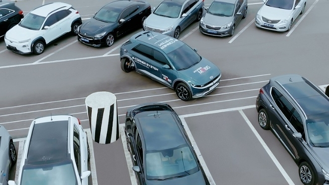 ‘e-코너 시스템’ 장착 실증차량의 피봇턴 특수 모션 시연