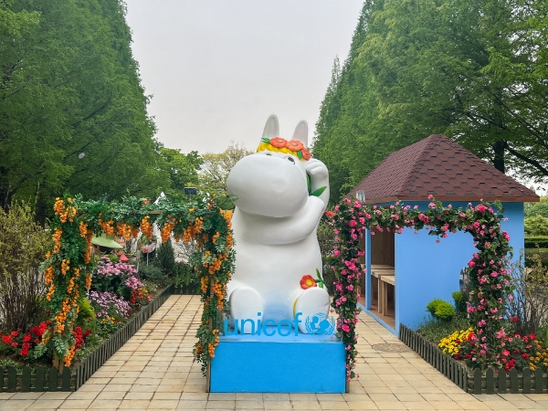2023 고양국제꽃박람회가 열리는 일산 호수공원 화훼정원의 ‘유니세프 체험부스’ 모습(사진제공=유니세프한국위원회)