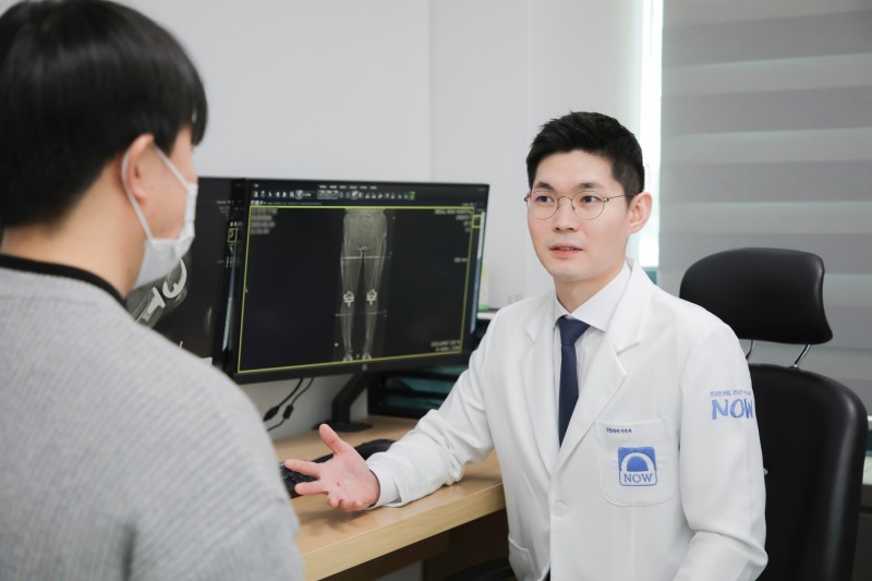 야외 활동 전 철저한 준비운동, 발목골절 예방 지름길