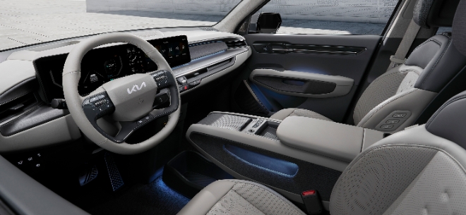 기아는 ‘The Kia EV9(EV9)’의 사전 계약을 오는 3일부터 시작한다고 2일 밝혔다. 사진은 The Kia EV9의 내부모습. (사진 = 기아 제공)
