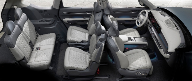 기아는 ‘The Kia EV9(EV9)’의 사전 계약을 오는 3일부터 시작한다고 2일 밝혔다. 사진은 The Kia EV9의 내부모습. (사진 = 기아 제공)