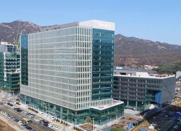 신성이엔지 과천 사옥 전경 / 사진 제공 = 신성이엔지