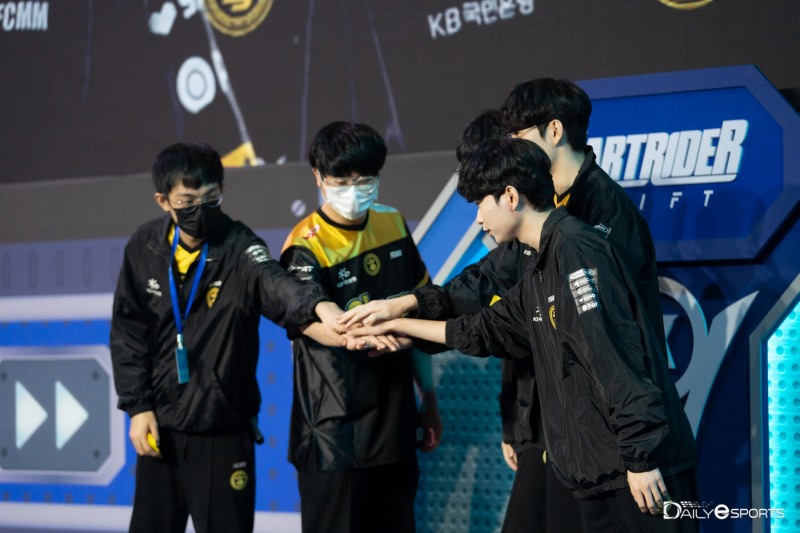 개인전 결승전 8명 중 4명 출전하는 리브 샌드박스