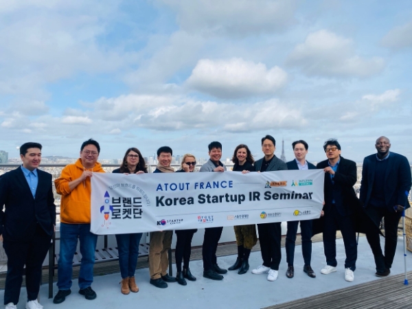 K브랜드로켓단 1기 기념 촬영 모습. / 제공:노랑풍선