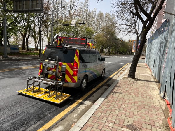 지반침하 취약지역의 긴급 지반탐사를 위한 차량 이동형 지표투과레이더(GPR) 모습. / 이미지 = 관리원 제공